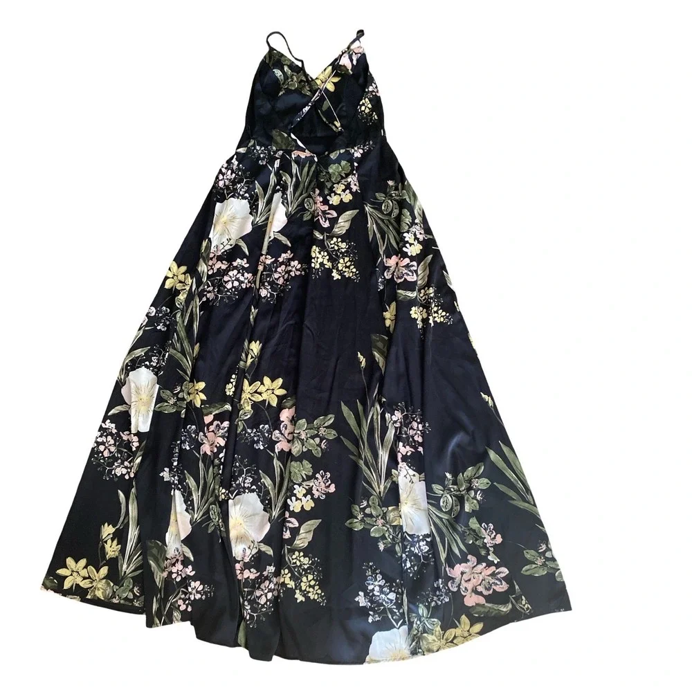 Lulu's Black Floral Maxi Dress with slit. Size medium - Picture 13 of 13